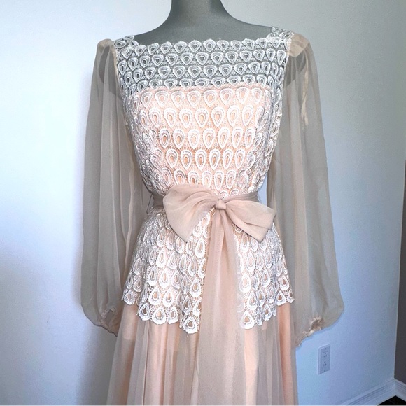 Vintage Dress - Picture 4 of 16